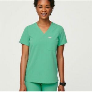 Figs Catarina One Pocket Scrub Top/ Surgical Green
